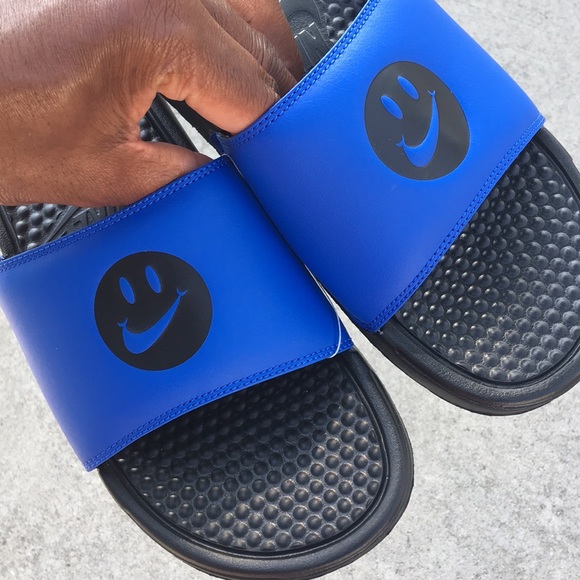 Nike Slides Sandals Mens 9 Silver Swoosh Slip On Shoes Velcro Athletic | Mens sandals, Sandals 